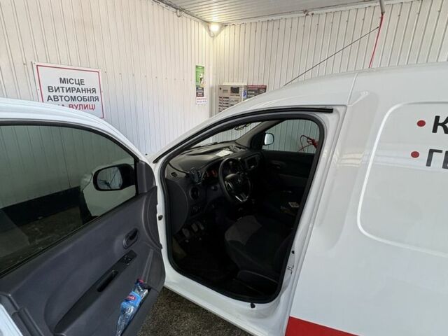 Білий Рено Dokker, об'ємом двигуна 1.5 л та пробігом 221 тис. км за 7500 $, фото 6 на Automoto.ua