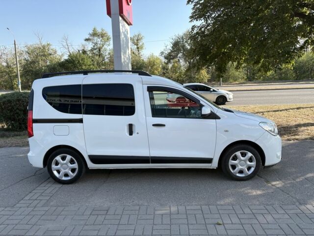 Рено Dokker 2013 в Запорожье на Automoto.ua Белый Рено Dokker, объемом двигателя 1.5 л и пробегом 205 тыс. км за 7200 $, фото 3 на Automoto.ua