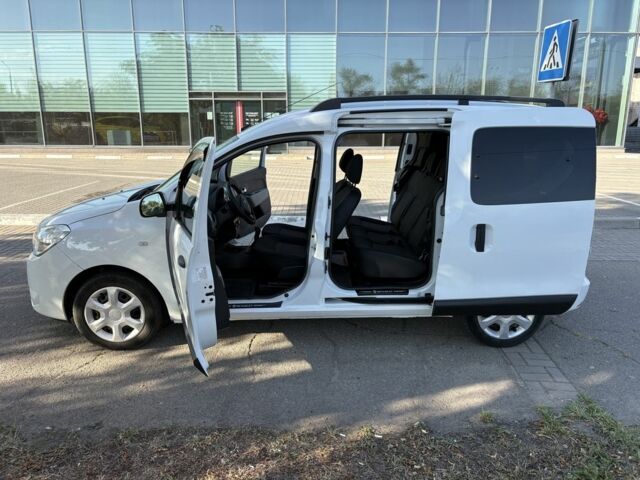 Рено Dokker 2013 в Запорожье на Automoto.ua Белый Рено Dokker, объемом двигателя 1.5 л и пробегом 205 тыс. км за 7200 $, фото 10 на Automoto.ua