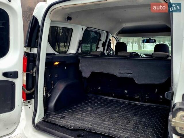 Белый Рено Dokker, объемом двигателя 1.5 л и пробегом 299 тыс. км за 7300 $, фото 7 на Automoto.ua