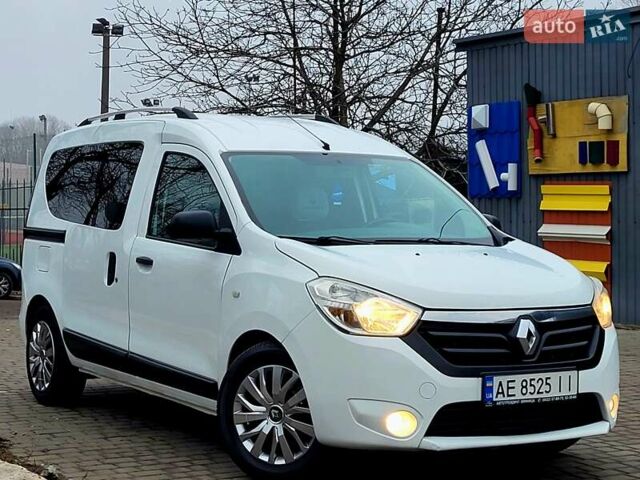 Белый Рено Dokker, объемом двигателя 1.5 л и пробегом 299 тыс. км за 7300 $, фото 3 на Automoto.ua