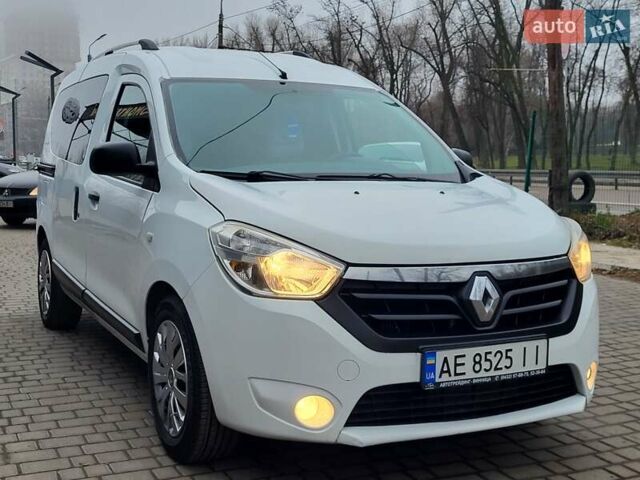 Белый Рено Dokker, объемом двигателя 1.5 л и пробегом 299 тыс. км за 7300 $, фото 12 на Automoto.ua