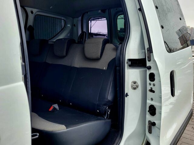 Білий Рено Dokker, об'ємом двигуна 1.5 л та пробігом 240 тис. км за 7300 $, фото 15 на Automoto.ua