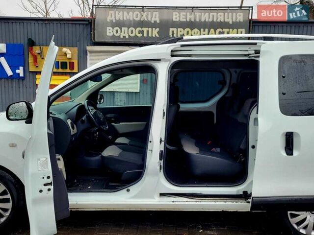 Белый Рено Dokker, объемом двигателя 1.5 л и пробегом 299 тыс. км за 7300 $, фото 14 на Automoto.ua