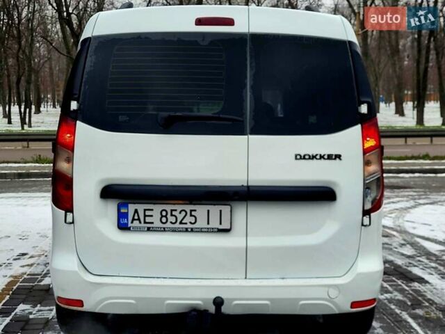 Белый Рено Dokker, объемом двигателя 1.5 л и пробегом 299 тыс. км за 7300 $, фото 4 на Automoto.ua