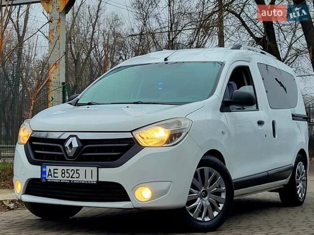 Белый Рено Dokker, объемом двигателя 1.5 л и пробегом 299 тыс. км за 7300 $, фото 5 на Automoto.ua