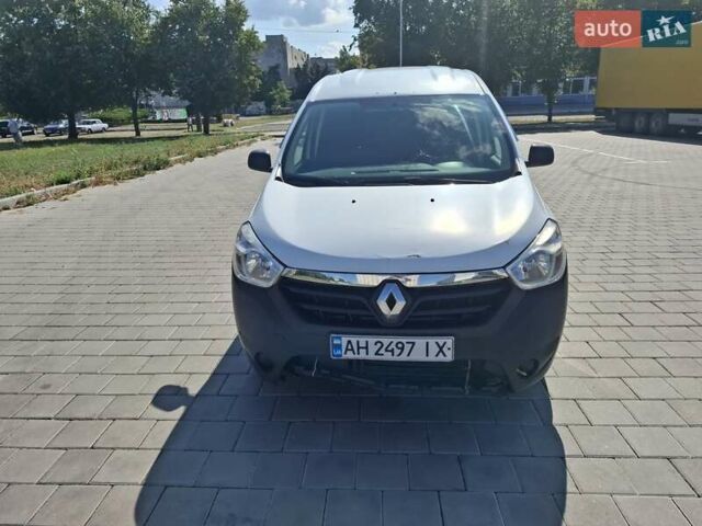 Белый Рено Dokker, объемом двигателя 1.5 л и пробегом 217 тыс. км за 3200 $, фото 7 на Automoto.ua
