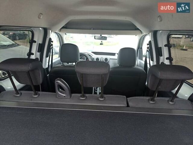 Білий Рено Dokker, об'ємом двигуна 1.5 л та пробігом 235 тис. км за 9700 $, фото 12 на Automoto.ua