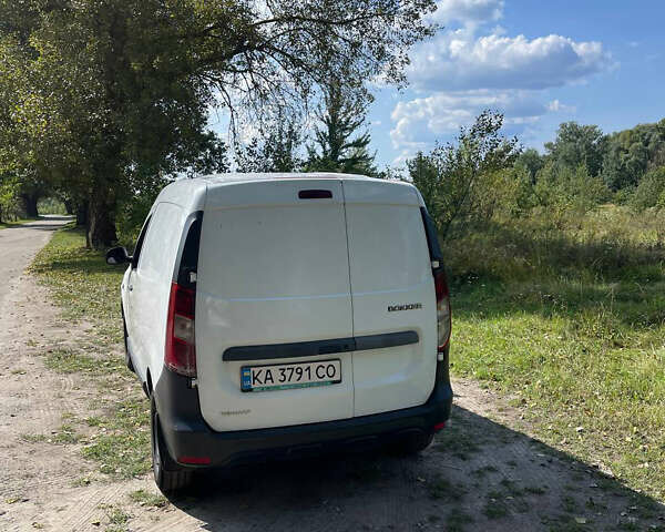 Білий Рено Dokker, об'ємом двигуна 1.46 л та пробігом 136 тис. км за 5600 $, фото 4 на Automoto.ua