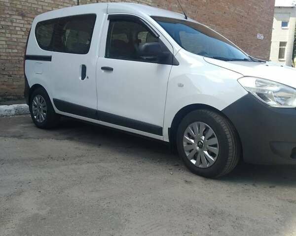 Білий Рено Dokker, об'ємом двигуна 1.46 л та пробігом 300 тис. км за 8500 $, фото 6 на Automoto.ua