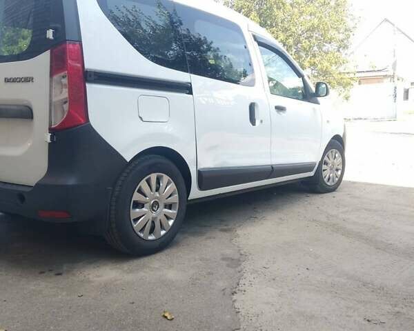 Білий Рено Dokker, об'ємом двигуна 1.46 л та пробігом 300 тис. км за 8500 $, фото 3 на Automoto.ua