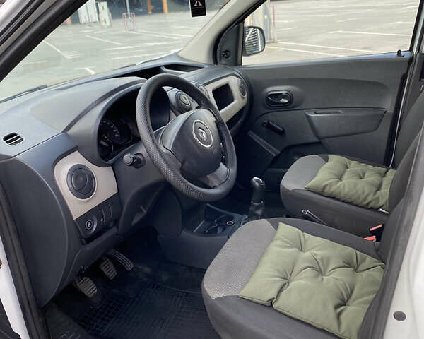 Білий Рено Dokker, об'ємом двигуна 1.6 л та пробігом 217 тис. км за 7800 $, фото 14 на Automoto.ua
