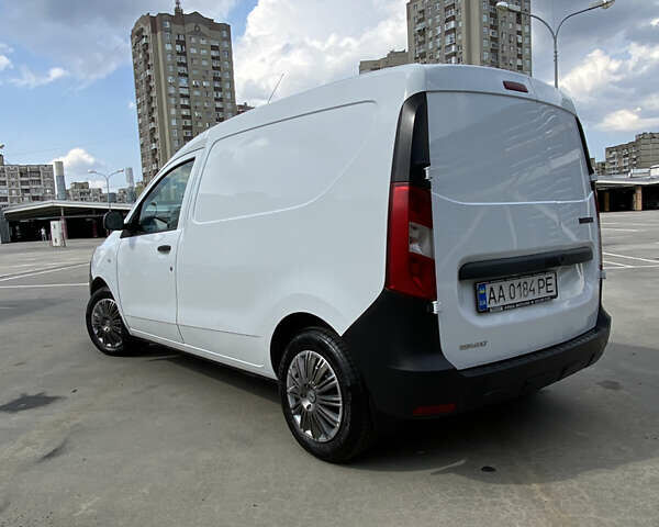 Білий Рено Dokker, об'ємом двигуна 1.6 л та пробігом 217 тис. км за 7800 $, фото 6 на Automoto.ua