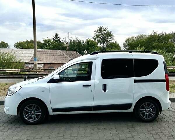 Білий Рено Dokker, об'ємом двигуна 1.5 л та пробігом 300 тис. км за 9500 $, фото 7 на Automoto.ua