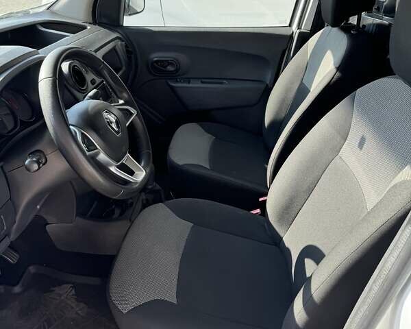 Белый Рено Dokker, объемом двигателя 1.5 л и пробегом 81 тыс. км за 9500 $, фото 6 на Automoto.ua