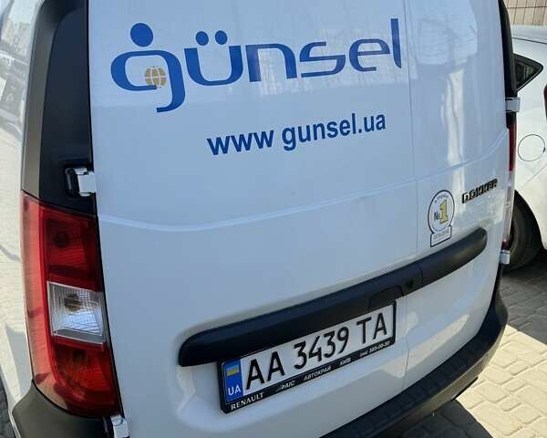 Белый Рено Dokker, объемом двигателя 1.5 л и пробегом 81 тыс. км за 9500 $, фото 4 на Automoto.ua