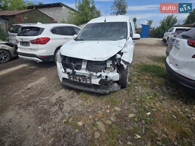 Белый Рено Dokker, объемом двигателя 1.5 л и пробегом 260 тыс. км за 2500 $, фото 1 на Automoto.ua