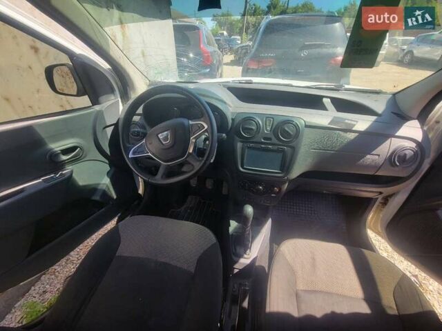Белый Рено Dokker, объемом двигателя 1.5 л и пробегом 260 тыс. км за 2500 $, фото 13 на Automoto.ua
