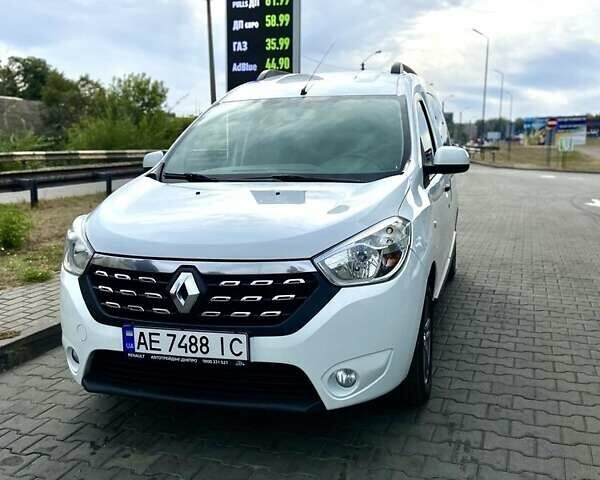 Білий Рено Dokker, об'ємом двигуна 1.5 л та пробігом 300 тис. км за 9500 $, фото 1 на Automoto.ua