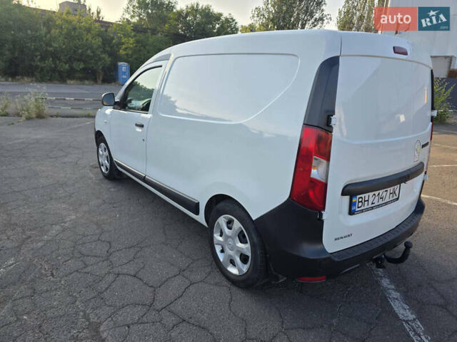 Белый Рено Dokker, объемом двигателя 1.5 л и пробегом 195 тыс. км за 7999 $, фото 3 на Automoto.ua