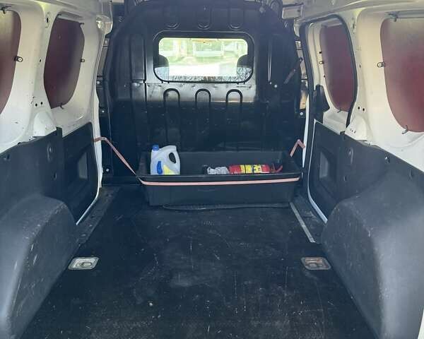 Белый Рено Dokker, объемом двигателя 1.5 л и пробегом 81 тыс. км за 9500 $, фото 7 на Automoto.ua