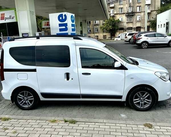Білий Рено Dokker, об'ємом двигуна 1.5 л та пробігом 300 тис. км за 9500 $, фото 6 на Automoto.ua