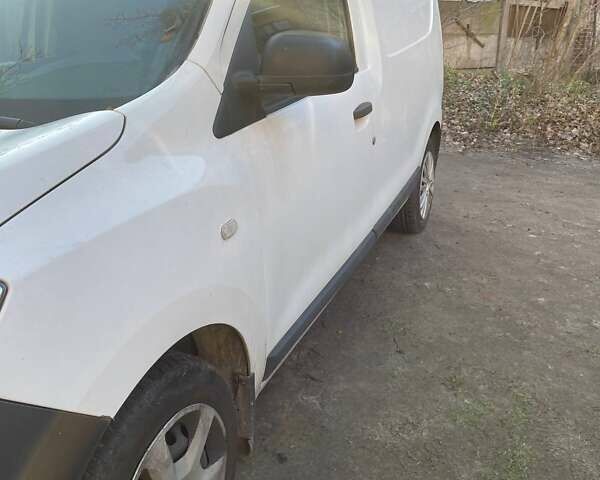 Белый Рено Dokker, объемом двигателя 1.6 л и пробегом 193 тыс. км за 7500 $, фото 20 на Automoto.ua