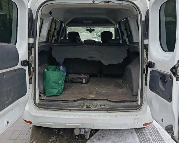 Білий Рено Dokker, об'ємом двигуна 1.46 л та пробігом 206 тис. км за 10000 $, фото 11 на Automoto.ua