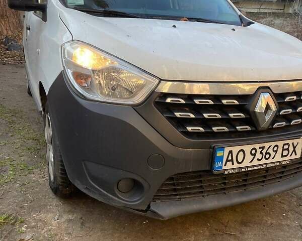 Белый Рено Dokker, объемом двигателя 1.6 л и пробегом 193 тыс. км за 7500 $, фото 2 на Automoto.ua