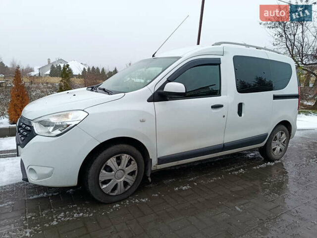 Білий Рено Dokker, об'ємом двигуна 1.46 л та пробігом 206 тис. км за 10000 $, фото 1 на Automoto.ua