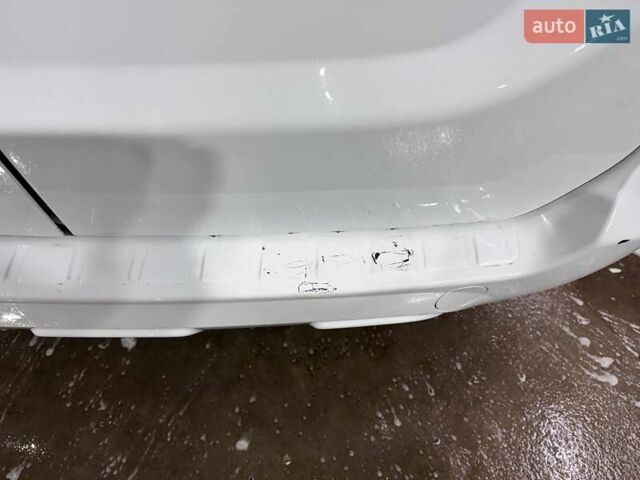 Белый Рено Dokker, объемом двигателя 1.46 л и пробегом 202 тыс. км за 10200 $, фото 7 на Automoto.ua