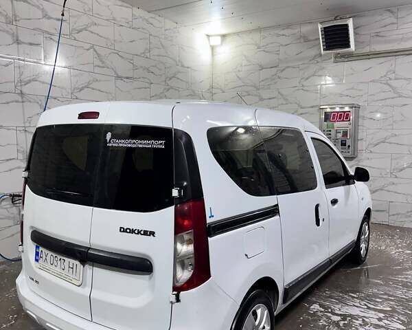 Белый Рено Dokker, объемом двигателя 1.46 л и пробегом 202 тыс. км за 10200 $, фото 4 на Automoto.ua