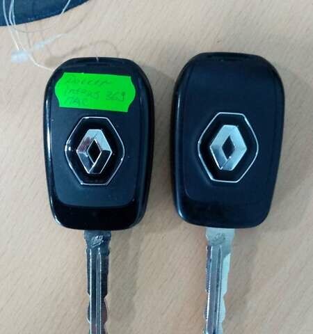 Белый Рено Dokker, объемом двигателя 1.6 л и пробегом 169 тыс. км за 9800 $, фото 5 на Automoto.ua