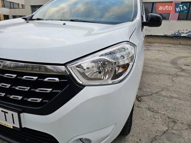 Белый Рено Dokker, объемом двигателя 1.5 л и пробегом 79 тыс. км за 11500 $, фото 13 на Automoto.ua