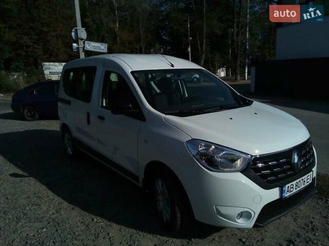 Белый Рено Dokker, объемом двигателя 1.6 л и пробегом 169 тыс. км за 9800 $, фото 3 на Automoto.ua
