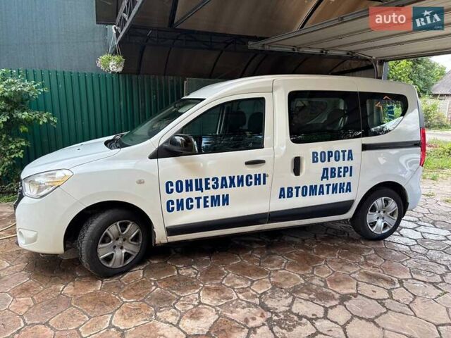 Белый Рено Dokker, объемом двигателя 1.46 л и пробегом 92 тыс. км за 11000 $, фото 2 на Automoto.ua