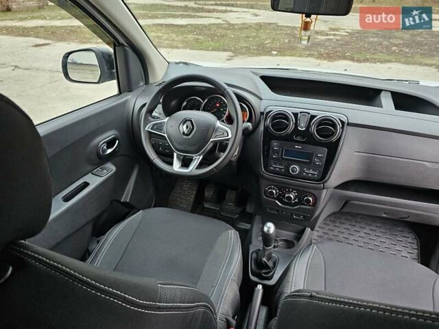 Белый Рено Dokker, объемом двигателя 1.5 л и пробегом 79 тыс. км за 11500 $, фото 21 на Automoto.ua