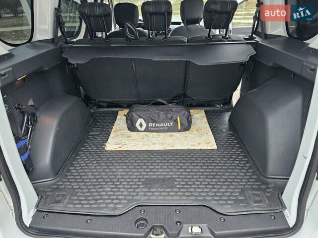 Белый Рено Dokker, объемом двигателя 1.5 л и пробегом 79 тыс. км за 11500 $, фото 27 на Automoto.ua