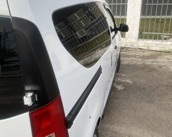 Білий Рено Dokker, об'ємом двигуна 1.46 л та пробігом 234 тис. км за 9600 $, фото 8 на Automoto.ua