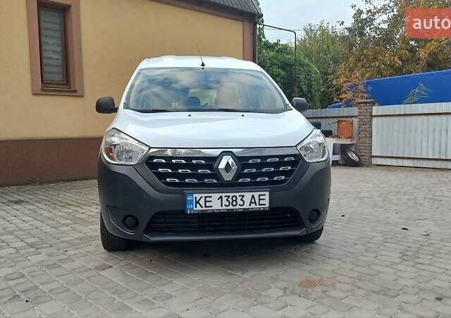 Белый Рено Dokker, объемом двигателя 1.6 л и пробегом 93 тыс. км за 9700 $, фото 6 на Automoto.ua