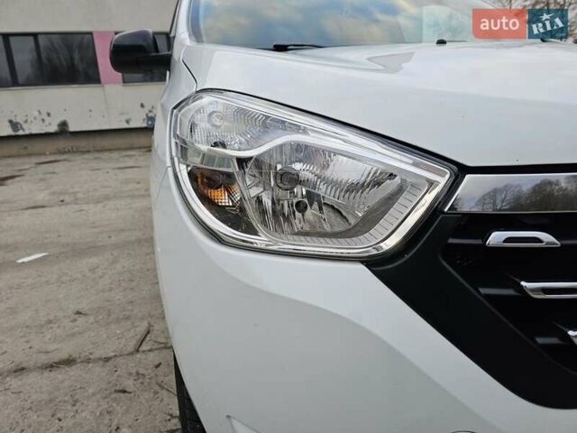Белый Рено Dokker, объемом двигателя 1.5 л и пробегом 79 тыс. км за 11500 $, фото 11 на Automoto.ua