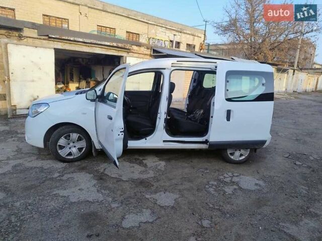 Білий Рено Dokker, об'ємом двигуна 1.6 л та пробігом 80 тис. км за 11000 $, фото 2 на Automoto.ua