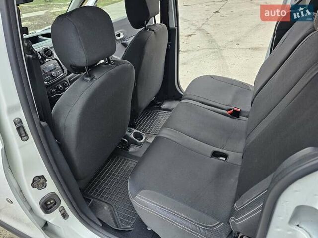 Белый Рено Dokker, объемом двигателя 1.5 л и пробегом 79 тыс. км за 11500 $, фото 22 на Automoto.ua