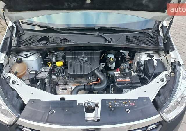 Белый Рено Dokker, объемом двигателя 1.6 л и пробегом 93 тыс. км за 9700 $, фото 21 на Automoto.ua