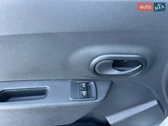 Білий Рено Dokker, об'ємом двигуна 1.5 л та пробігом 249 тис. км за 9308 $, фото 12 на Automoto.ua