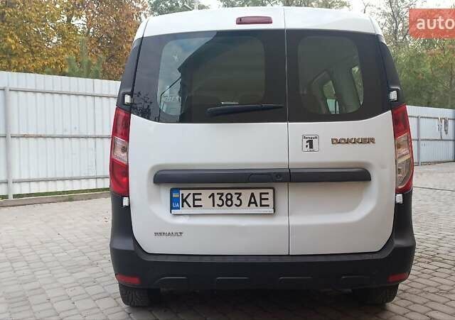 Белый Рено Dokker, объемом двигателя 1.6 л и пробегом 93 тыс. км за 9700 $, фото 7 на Automoto.ua