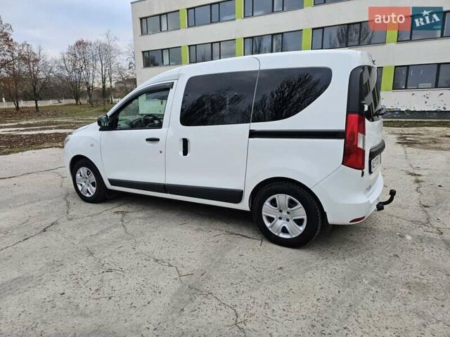 Белый Рено Dokker, объемом двигателя 1.5 л и пробегом 79 тыс. км за 11500 $, фото 5 на Automoto.ua