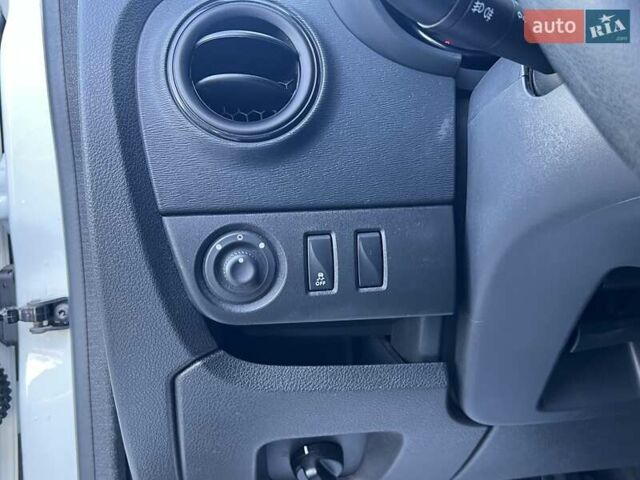 Білий Рено Dokker, об'ємом двигуна 1.5 л та пробігом 249 тис. км за 9308 $, фото 13 на Automoto.ua