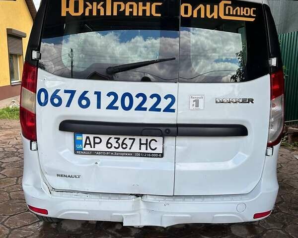 Белый Рено Dokker, объемом двигателя 1.46 л и пробегом 92 тыс. км за 11000 $, фото 5 на Automoto.ua