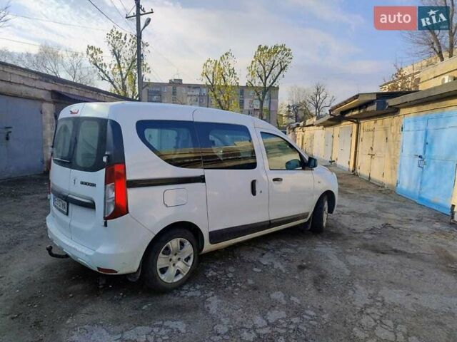 Білий Рено Dokker, об'ємом двигуна 1.6 л та пробігом 80 тис. км за 11000 $, фото 4 на Automoto.ua